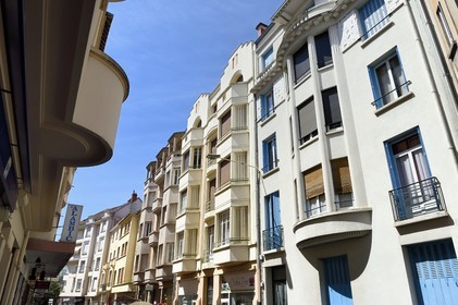 France, Allier (03), Vichy, Art Deco style buildings in rue Nicolas Larbaud