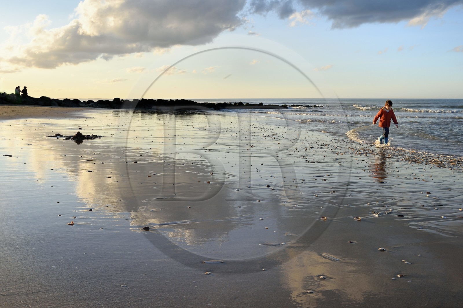France, Calvados (14), Pays d'Auge, la côte Fleurie, Cabourg, promenade sur la plage de la station balnéaire
