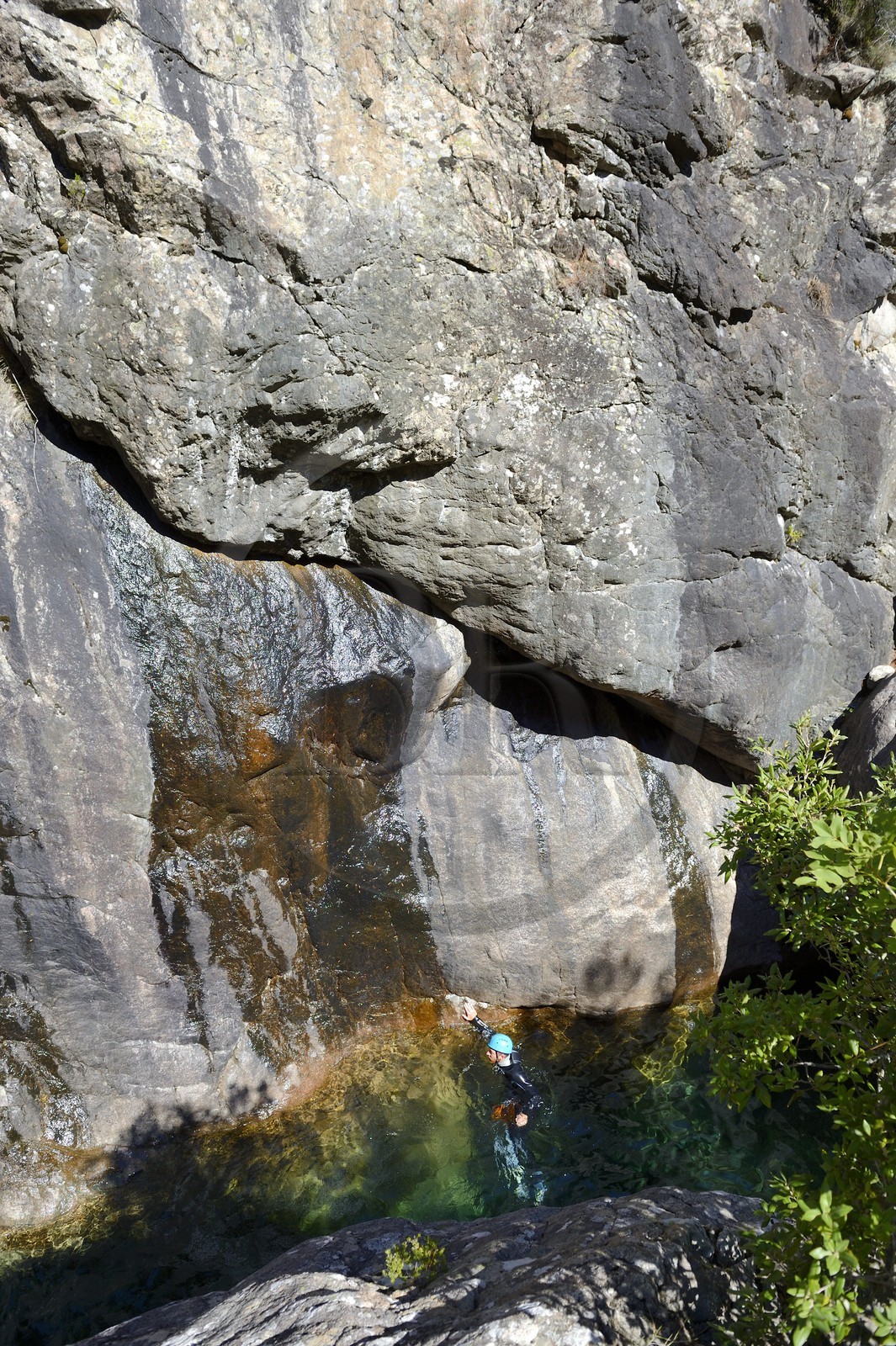 France, Corse-du-Sud (2A), Alta Rocca, Bavella, canyoning dans le torrent de Polischellu