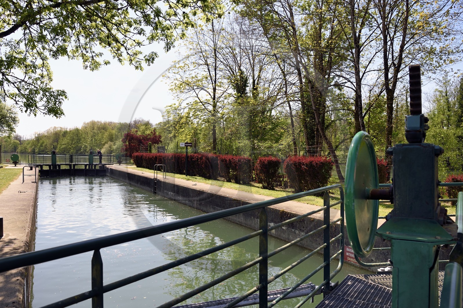 France, Charente (16), Saint-Yrieix-sur-Charente, l'écluse de Thouerat sur la Charente