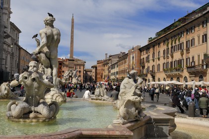 Italie, Latium, Rome, centre historique classé Patrimoine Mondial de l'UNESCO, Piazza Navona, Fontana del Moro (fontaine du Maure) de Giacomo della Porta