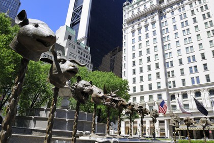 Etats-Unis, New York, Manhattan, la sculpture zodiaque de l'artiste Ai Weiwei à Grand Army Plaza