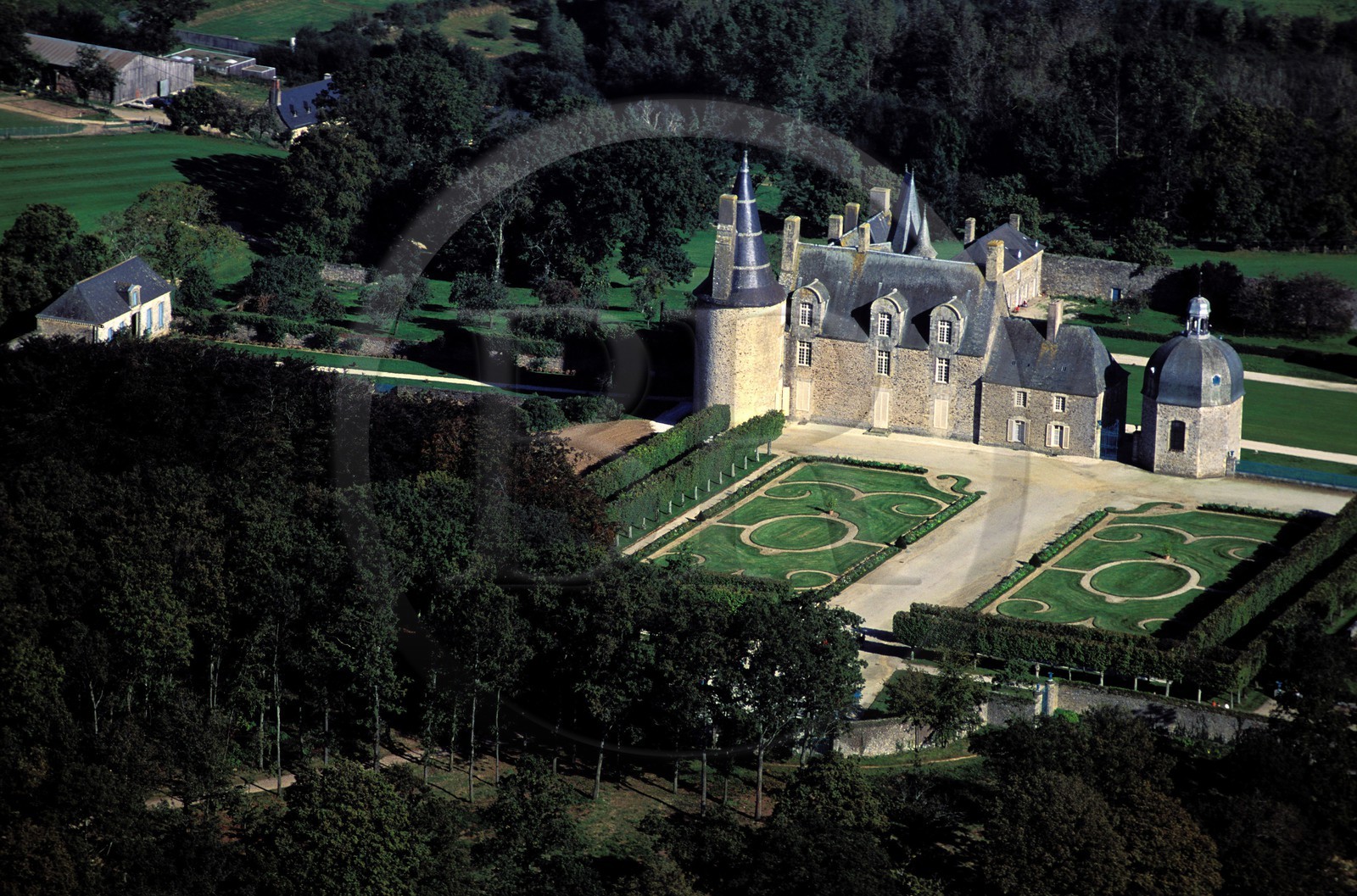 France, Ille-et-Vilaine (35), le château des Rochers-Sévigné (vue aérienne)