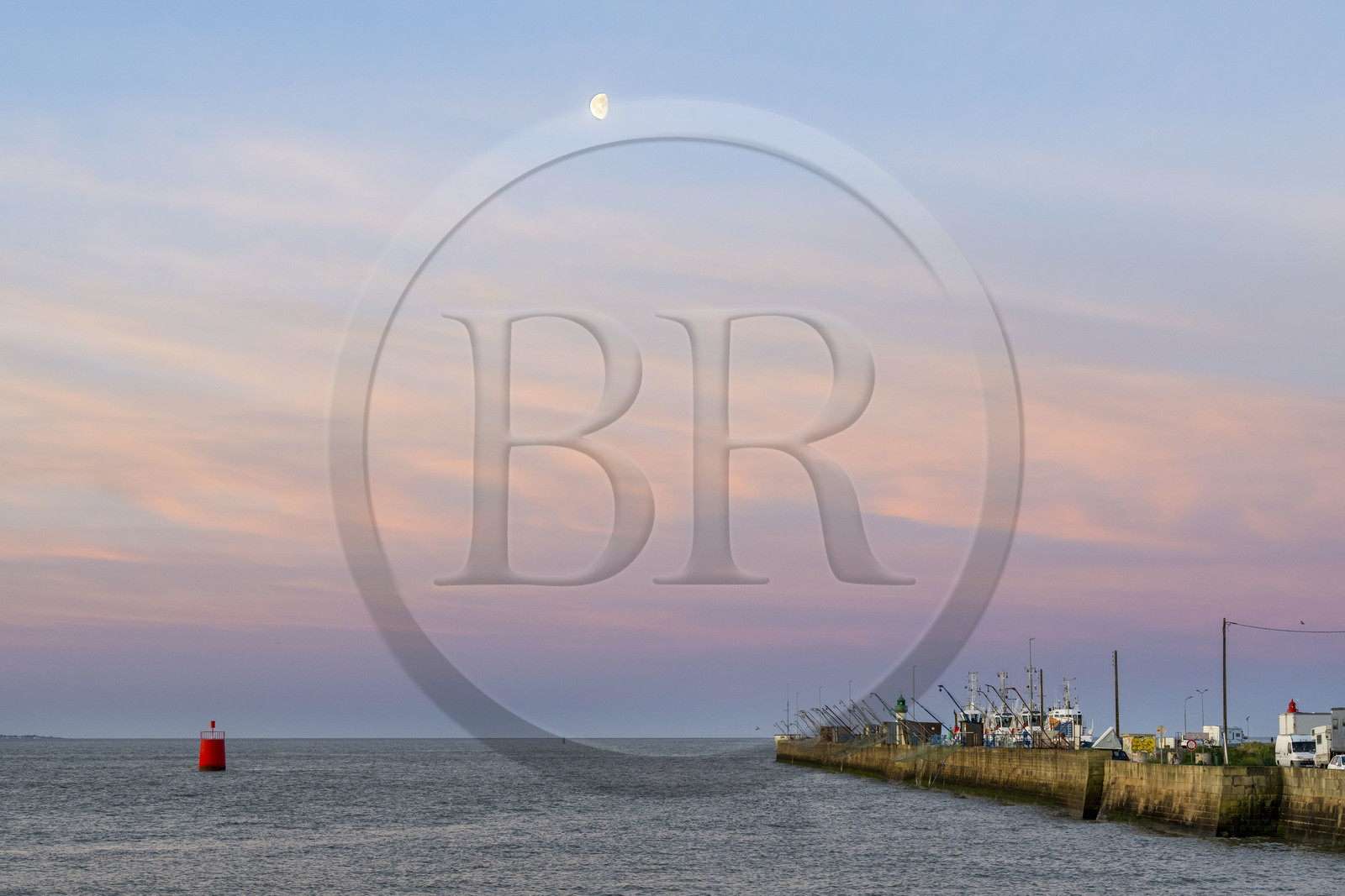 France, Loire-Atlantique, Saint-Nazaire, the East jetty lighthouse on the crab claw (nickname given to the southern entrance to the harbor basin by the two jetties)