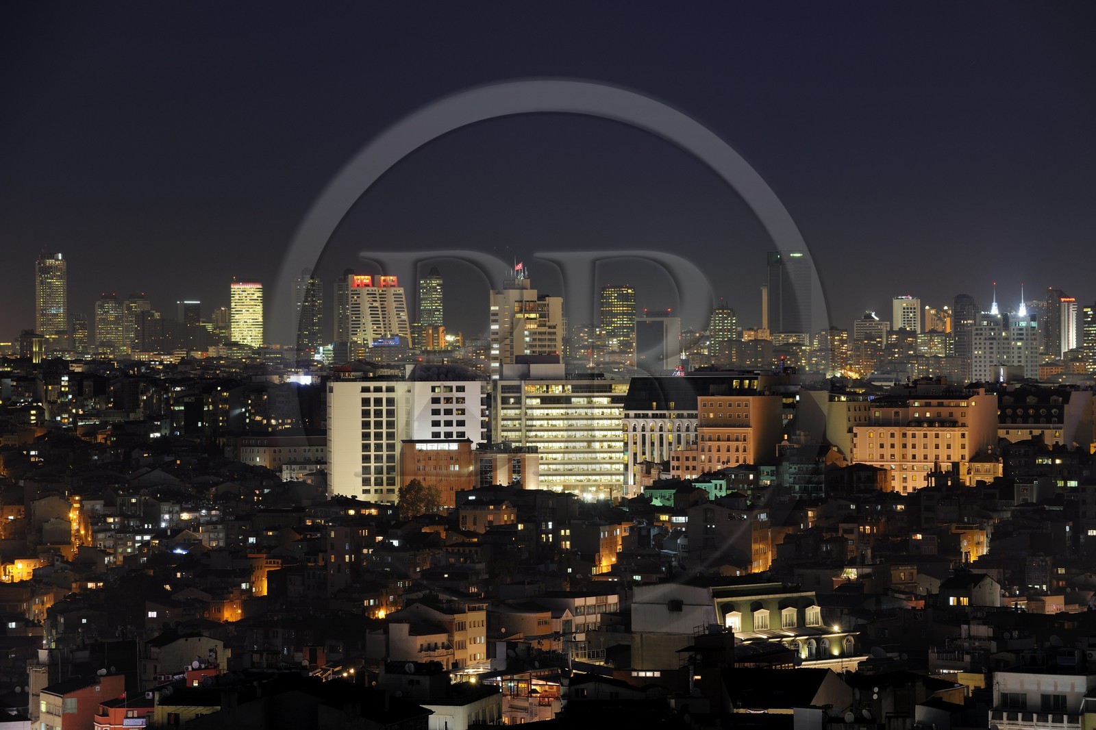 Turquie, Istanbul, immeubles modernes dans les quartiers nord de la ville