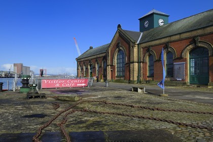 Royaume-Uni, Irlande du Nord, Belfast, Queen's Island, Thompson Dock, la Pump-House (station de pompage) à côté de la cale de lancement du Titanic et de l'Olympic