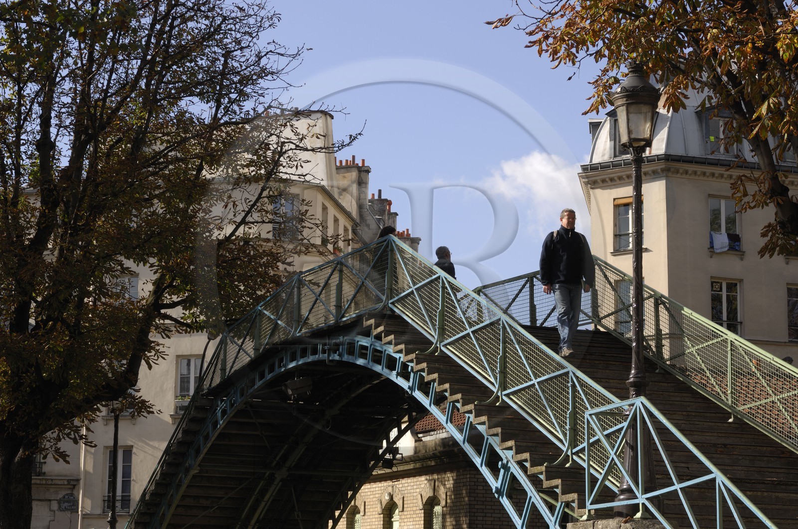 France, Paris (75), canal Saint-Martin, le pont de l'écluse de la rue de Lancry