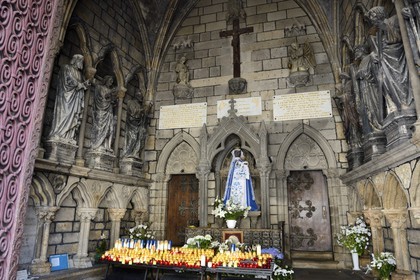 France, Cotes-d'Armor, Guingamp, Notre Dame de Bon Secours basilica, Notre Dame de Bon Secours (Our Lady of Good Help) statue