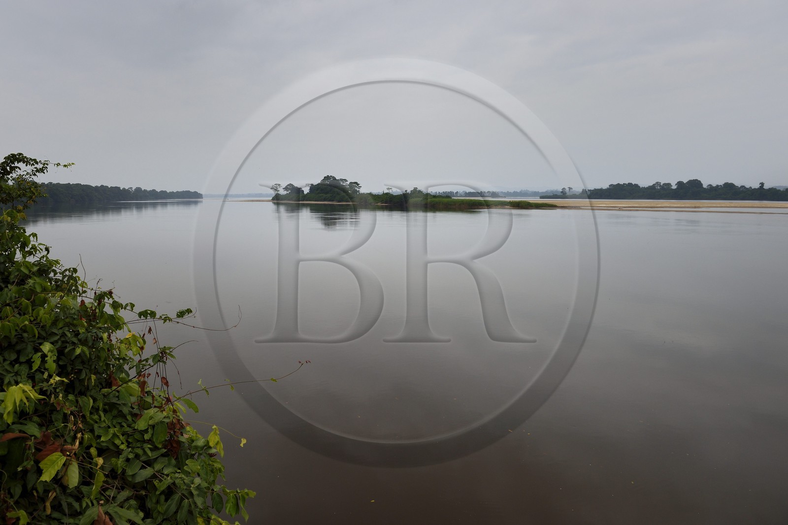 Gabon, Province du Moyen-Ogooué, Lambaréné, l'ancien Hopital Albert Schweitzer, le fleuve Ogooué