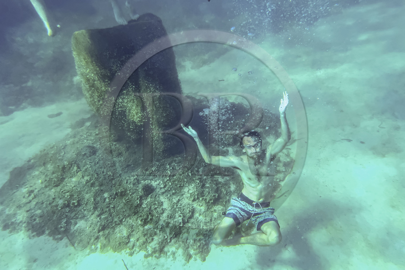 France, Alpes-Maritimes (06), Cannes, Iles de Lérins, Ile Sainte-Marguerite, snorkeling dans l’écomusée sous-marin formé de statues monumentales de l’artiste Jason deCaires Taylor, moulées selon les visages de 6 Cannois et immergées à une distance allant de 84 à 132 mètres du rivage pour une profondeur de 3 à 5 mètres