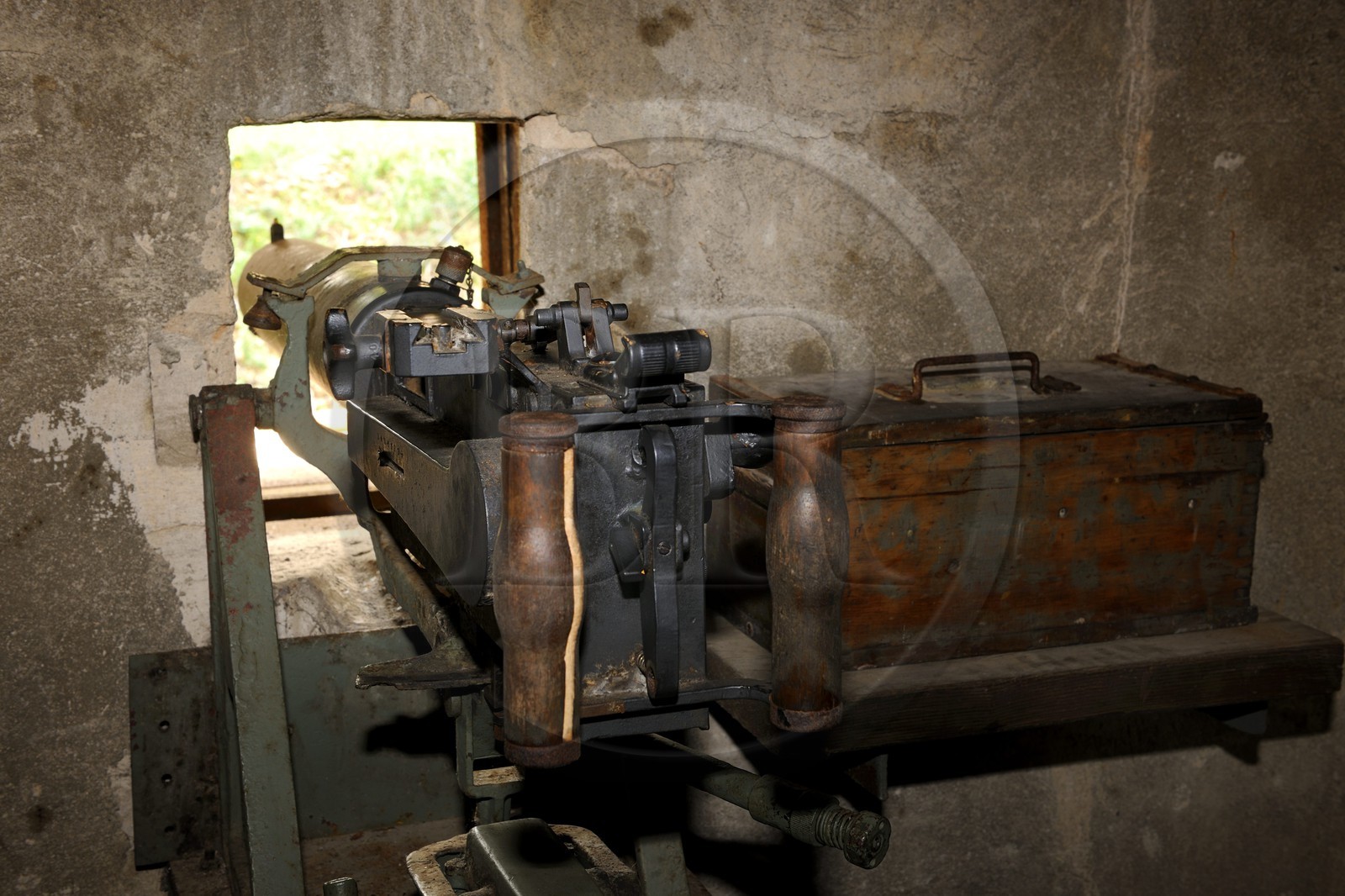 France, Bas Rhin, Mutzig Fort, machine gun protecting a gateway