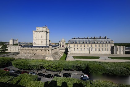 France, Val-de-Marne (94), Vincennes, le château de Vincennes, la Tour du Village et le donjon et la Sainte Chapelle
