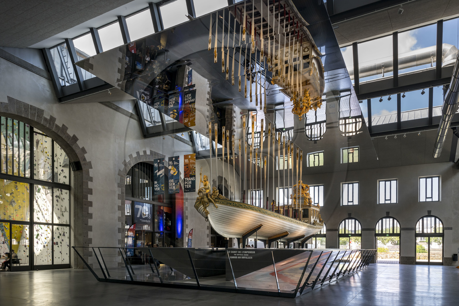 France, Finistère (29), Brest, l'éco-quartier des Capucins, les Ateliers, anciens ateliers de mécanique de l'Arsenal, le Canot de l’Empereur Napoléon 1er construit en 1810 à Anvers