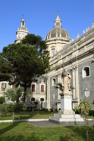 Italie, Sicile, Catane, ville baroque classée au Patrimoine Mondial de l'UNESCO, Piazza del Duomo, duomo di Sant' Agata (cathédrale Ste Agathe)