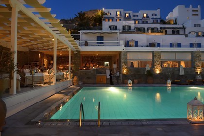 Grèce, Les Cyclades, mer Égée, île de Mykonos, village de Platis Gialos, l'hôtel Relais & Châteaux Myconian Ambassador Thalasso Spa