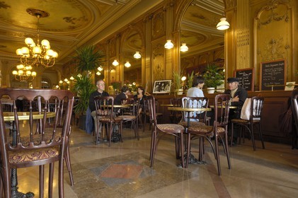 France, Charente-Maritime (17), La Rochelle, le Café de la Paix du 19ème s. place de Verdun