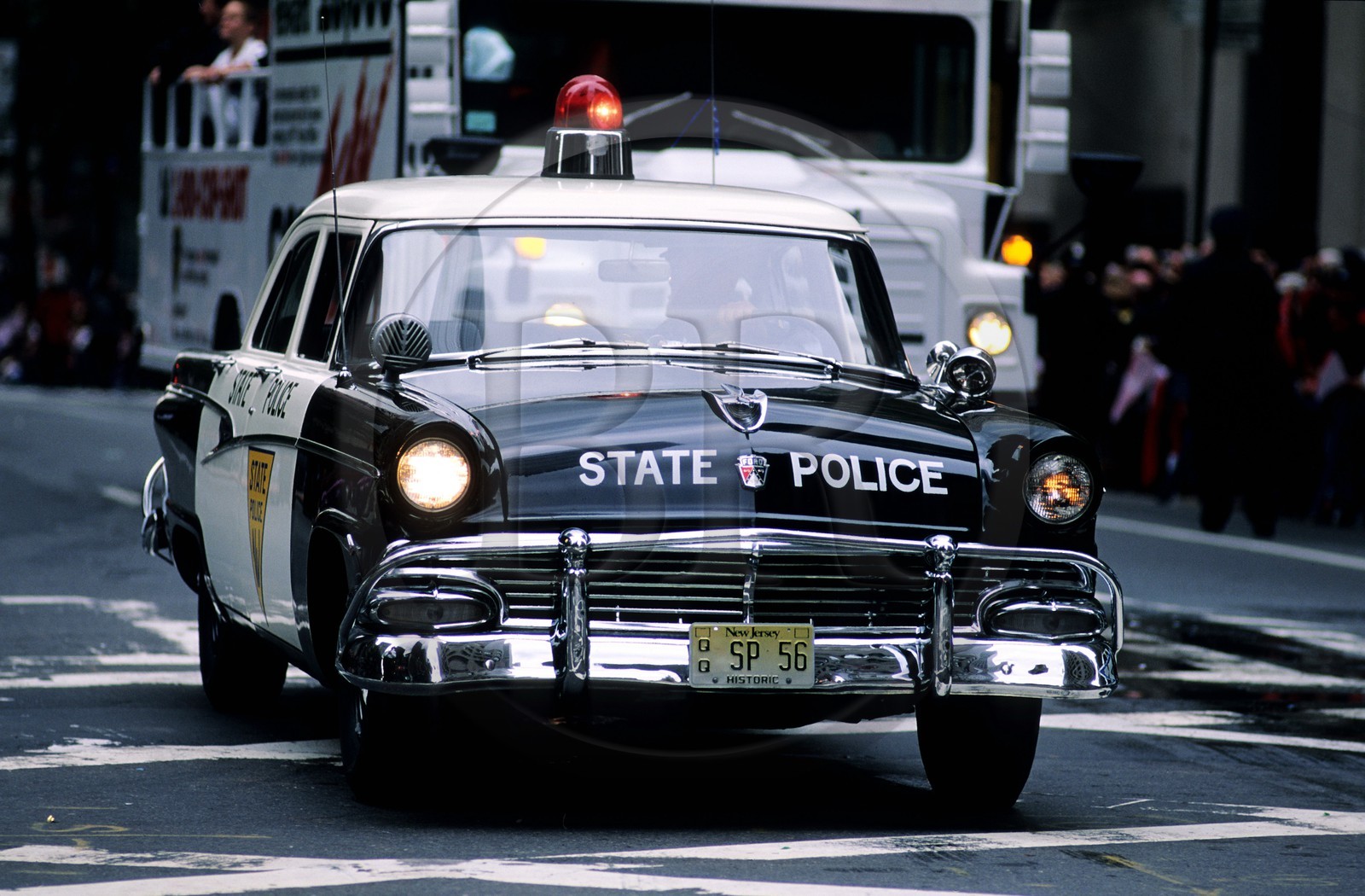 Etats-Unis, New York, Manhattan, voiture de police des années 1950 lors d'un défilé