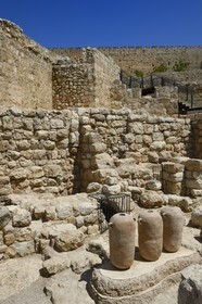 Israel, Jérusalem, ville sainte, vieille-ville classée Patrimoine Mondial de l'UNESCO, Centre Davidson, ruines de batiment datant de la période du premier temple liées à la cité de David