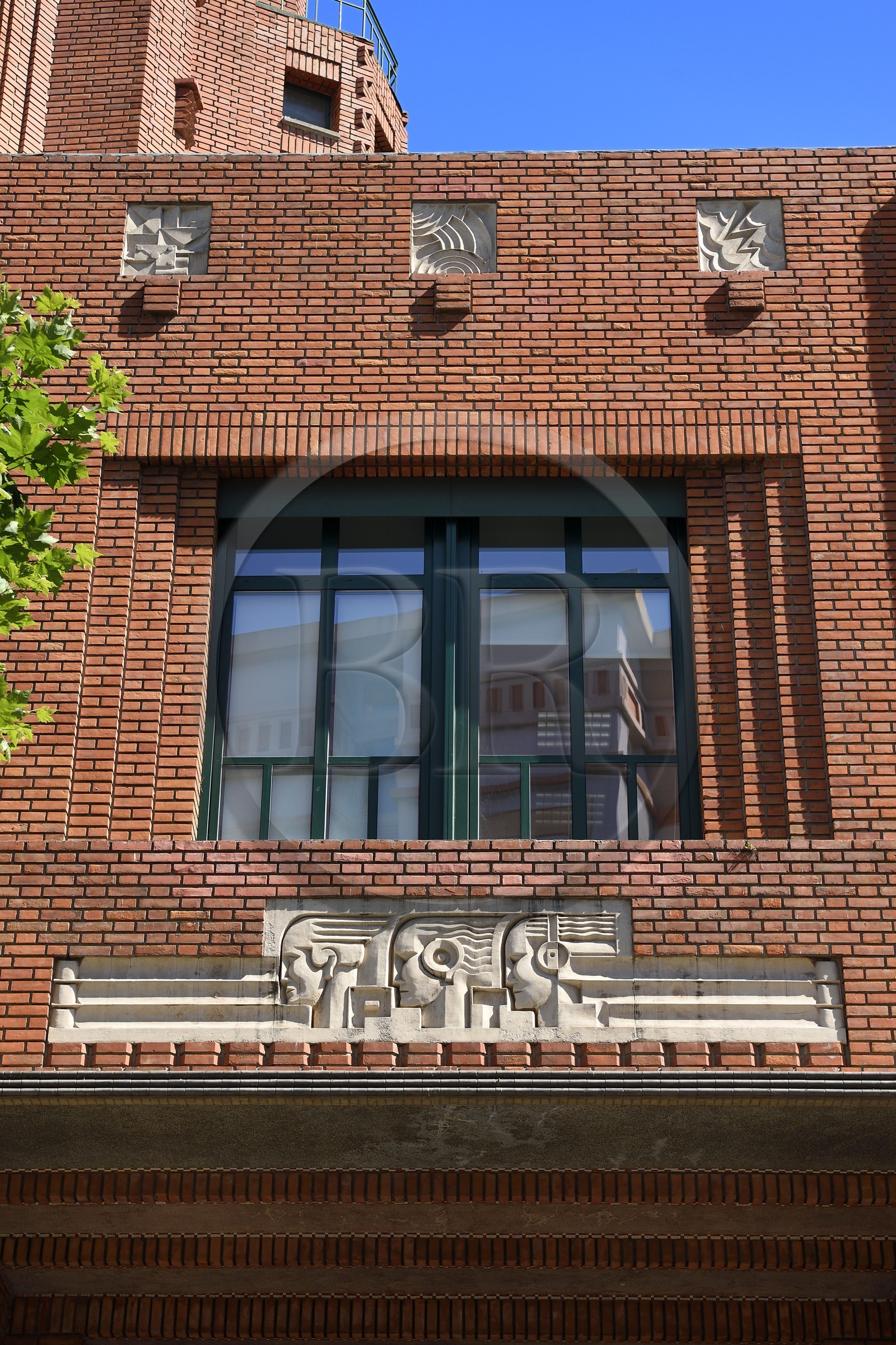 France, Alpes-Maritimes, Nice, post office Thiers Art Deco style built in 1931 by architect Guillaume Tronchet, only brick building in the city