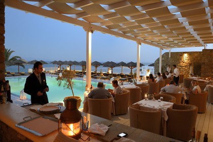 Grèce, Les Cyclades, mer Égée, île de Mykonos, village de Platis Gialos, l'hôtel Relais & Châteaux Myconian Ambassador Thalasso Spa