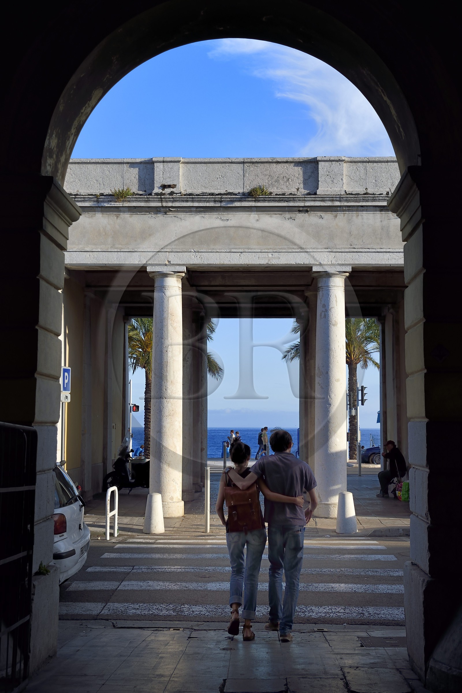 France, Alpes-Maritimes (06), Nice, vieille ville, passage entre le cours Saleya et le quai des Etats-Unis