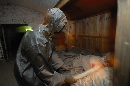 Royaume-Uni, Ecosse, Edimbourg, des voûtes souterraines, ayant d'abord servi d'entrepôts, d'ateliers et de tavernes servirent plus tard de logements aux pauvres, illustration de la peste