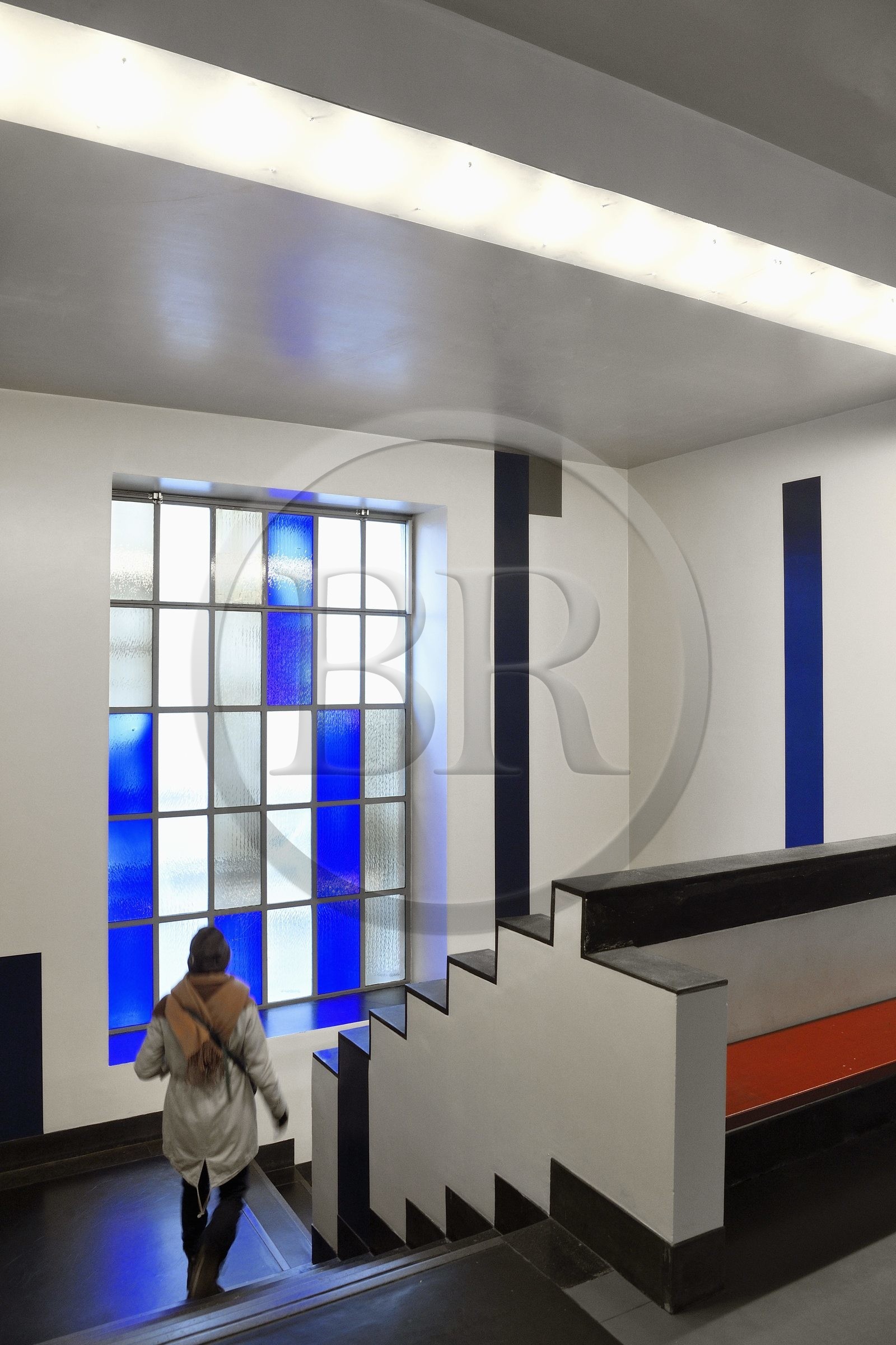 France, Bas-Rhin (67), Strasbourg, vieille ville classée au Patrimoine Mondial de l'UNESCO, Place Kléber, salle de l'Aubette art Deco décorée par les dadaistes Jean Arp et Sophie Taeuber-Arp à la fin des années 1920, le ciné-dancing