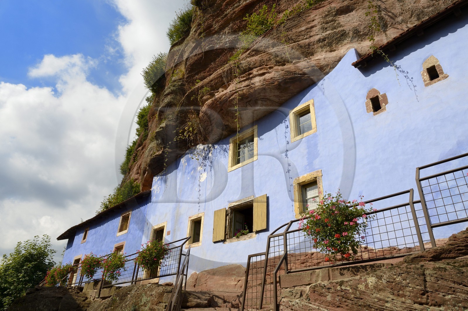 France, Bas-Rhin (67), parc régional des Vosges du nord, Eschbourg, Maisons des Rochers de Graufthal, habitations semi-troglodytiques du XVIIIe siècle et habitées jusqu'en 1958