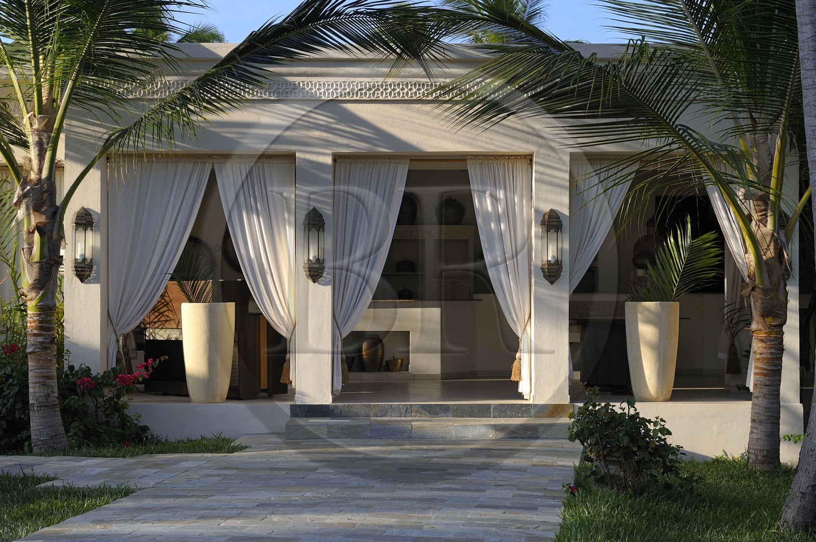 Tanzania, Zanzibar Archipelago, Unguja island (Zanzibar),  southeast coast, Bwejuu, the very exclusif Baraza Resort & Spa, one of the restaurants