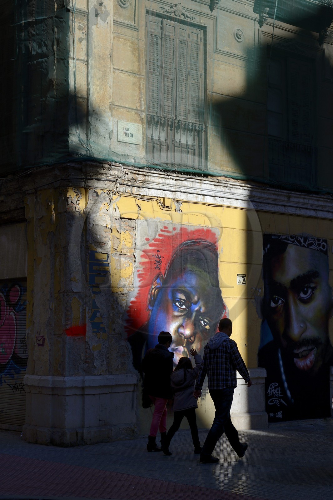 Espagne, Andalousie, Malaga, quartier Soho, barrio de las Artes (quartier des Arts), Maus street art, peinture murale de Hide Two dans la calle Pinzon