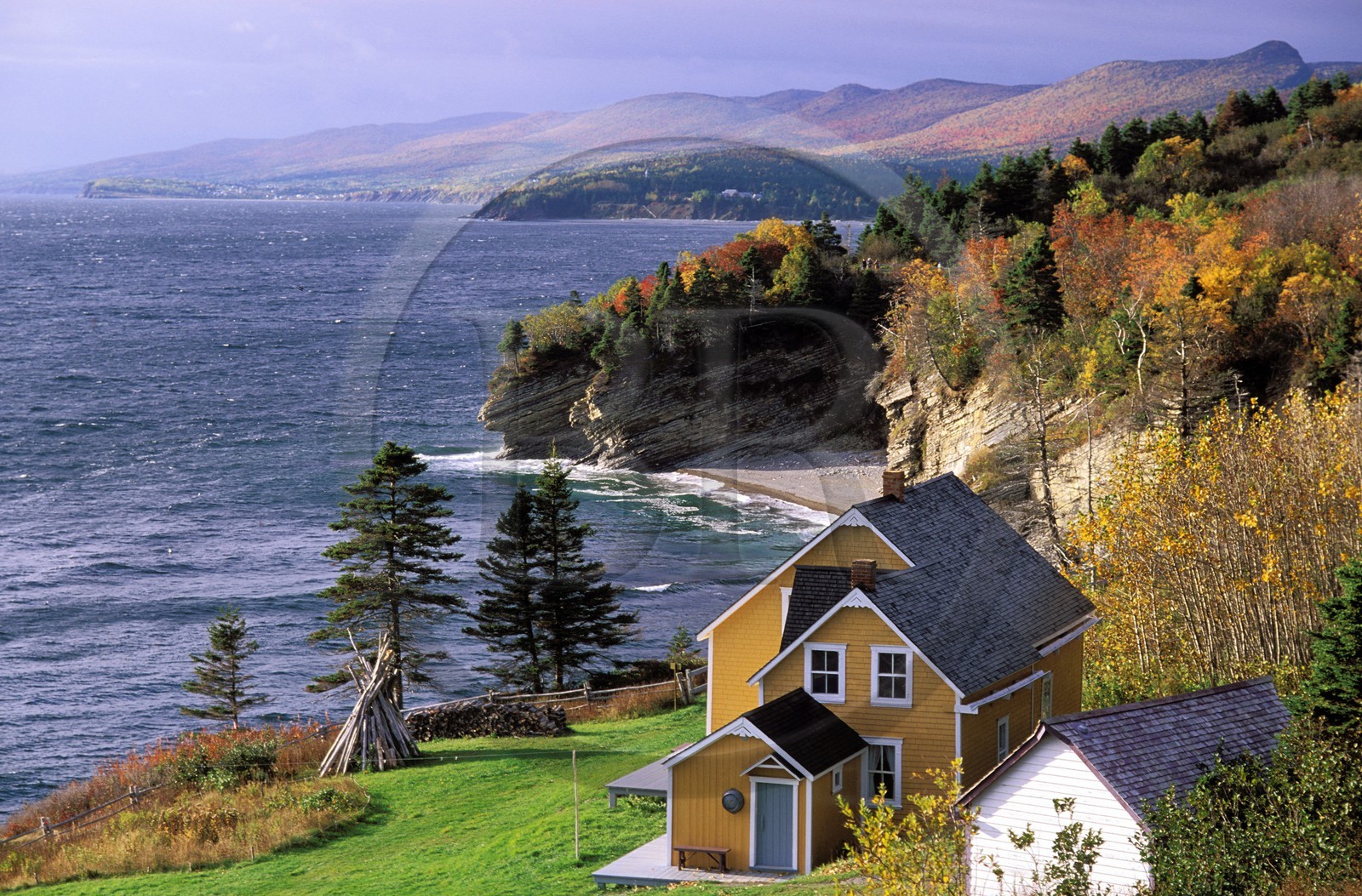 Canada, province de Québec, Gaspésie, Parc National de Forillon, maison traditionnelle à l' Anse-Blanchette