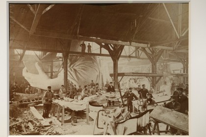 France, Haut-Rhin (68), Colmar, le Musée et maison natale de Bartholdi, photo de la statue de la Liberté en construction aux ateliers Gaget-Gauthier au 25 de la rue de Chazelles à Paris