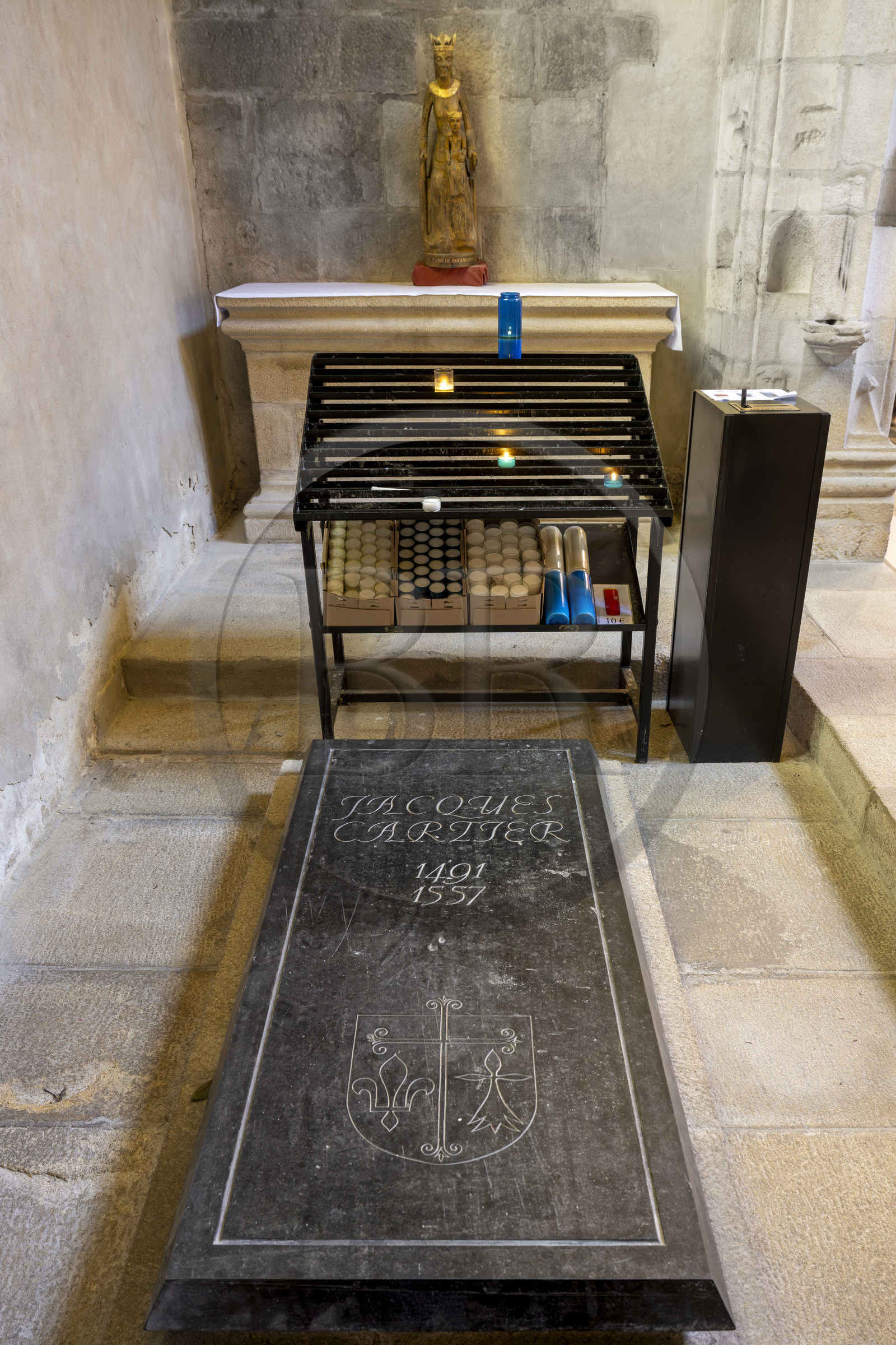 France, Ille et Vilaine, Cote d'Emeraude (Emerald Coast), Saint Malo, Saint-Vincent Cathedral of Saint-Malo, funerary slab of Jacques Cartier, discoverer of Canada