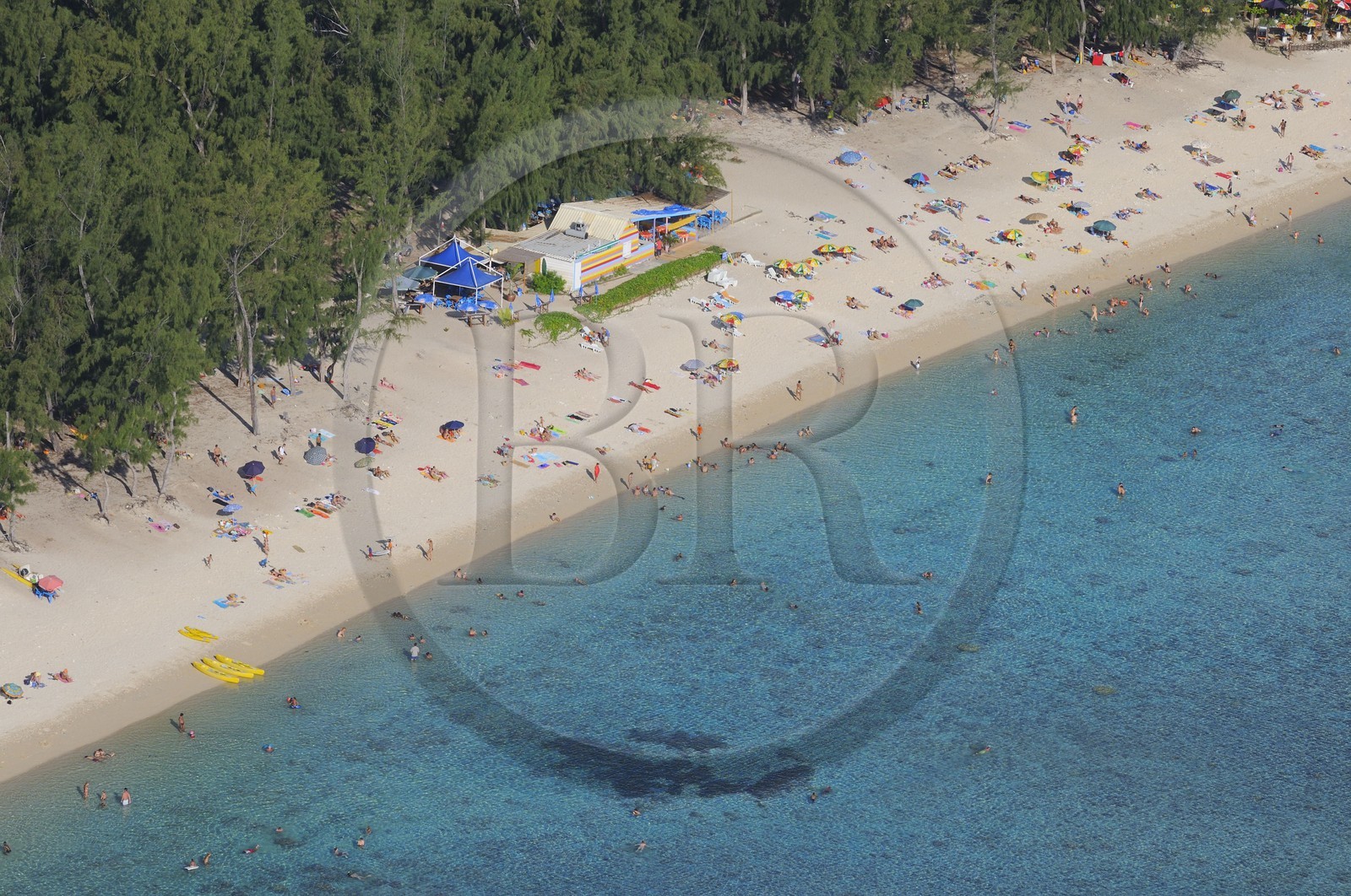 France, île de la Réunion, plage du lagon de Saint-Gilles-Les-Bains, l'Ermitage-les-Bains (vue aérienne)