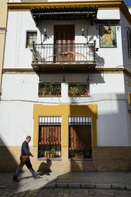 Espagne, Andalousie, Séville, maison traditionnelle dans la calle Dona Maria Coronel