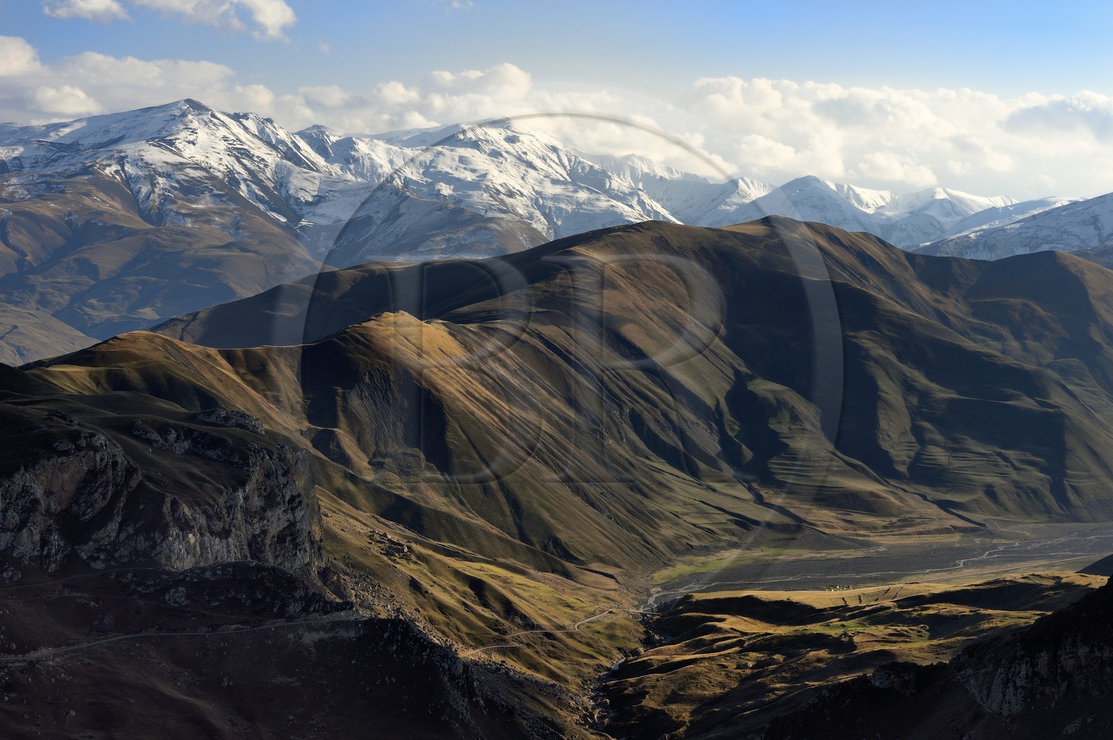 Azerbaïdjan, région de Quba (Guba), chaine de montagne du Grand Caucase, la vallée de la route Xinaliq Yolu vers Khinalug (Xinaliq)