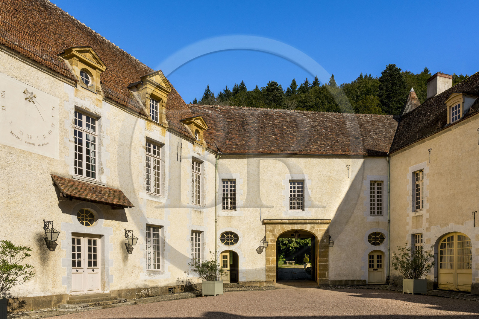 France, Nièvre (58), Parc naturel régional du Morvan, Bazoches, le chateau de Bazoches qui fut propriété du maréchal Sébastien le Prestre de Vauban, la cour intérieure