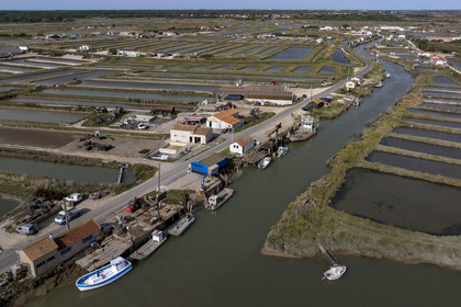 France, Charente Maritime, Oleron island, Dolus d’Oléron, the oyster port of Chenal d’Arceau