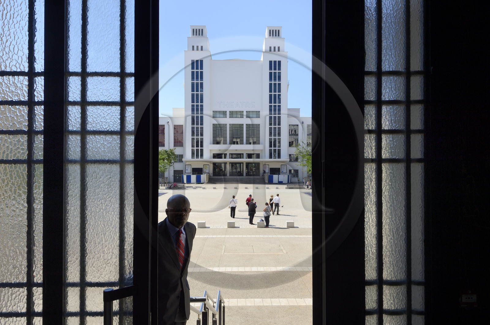 France, Rhône (69), Villeurbanne, ensemble architectural des gratte-ciel construit de 1927 à 1934, l’ancien Palais du Travail aujourd’hui occupé par le TNP sur la place Lazare Goujon
