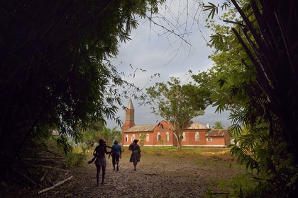 Gabon, province de Ogooué- Maritime, région de Omboué, lagune Fernan Vaz (Nkomi), la mission Sainte-Anne dont l'église a été construite dans les ateliers de Gustave Eiffel