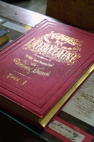 France, Aisne (02), Château-Thierry, Musée Jean de La Fontaine - Ville de Chateau-Thierry, livre des Fables de La Fontaine, L. Hachette et Cie, édition illustrée (1867, in-folio) par le dessinateur et graveur Gustave Doré