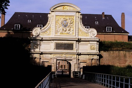 France, Nord (59), Lille, la citadelle Vauban, porte royale de la caserne boufflers