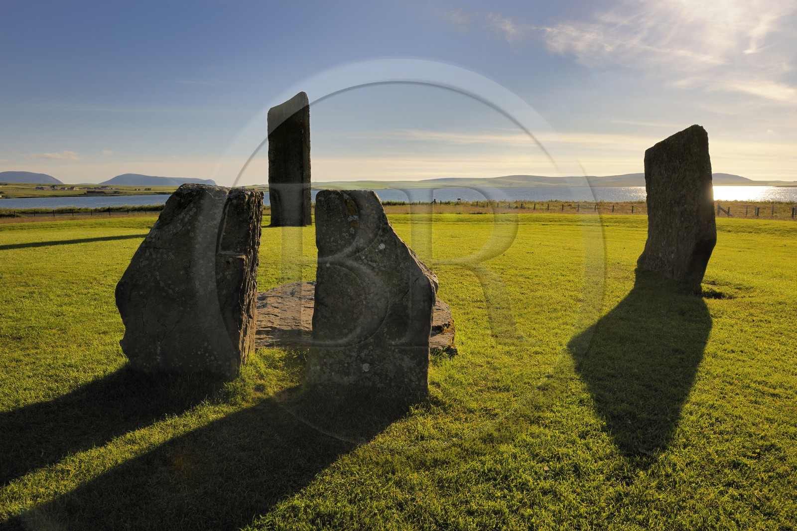 Royaume-Uni, Ecosse, Iles Orcades, Ile de Mainland, Loch of Stenness, pierres levées de Stenness, classées Patrimoine Mondial de l' UNESCO