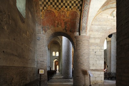 France, Saône et Loire (71), abbaye de Tournus, l'église Saint-Philibert, avant nef