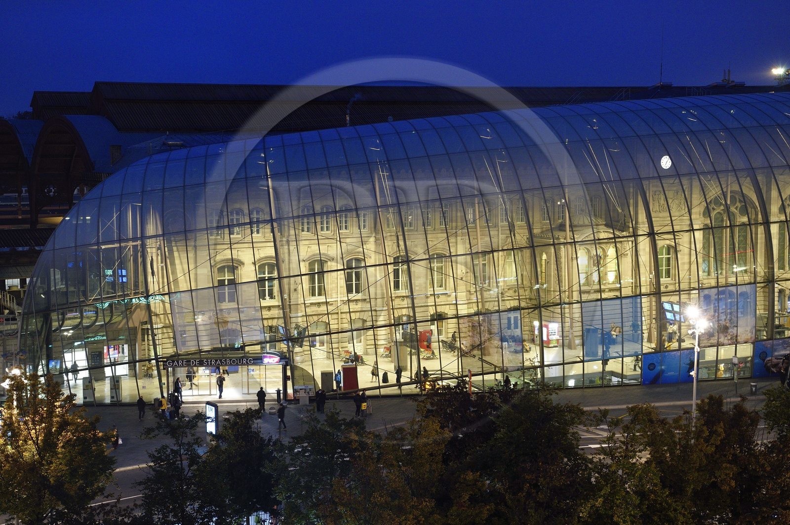 France, Bas-Rhin (67), Strasbourg, la gare centrale et sa verrière de l'architecte Jean-Marie Duthilleul de l'agence d'architecture Arep