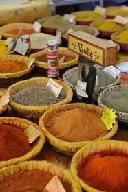 France, Bouches-du-Rhone, Aix-en-Provence, market on Place de l'Hotel de Ville, spice stall