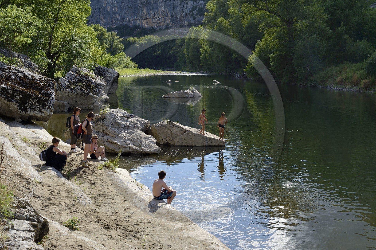 France, Ardèche (07), Ruoms, la rivière Ardèche dans les défilés de Ruoms à Pradons