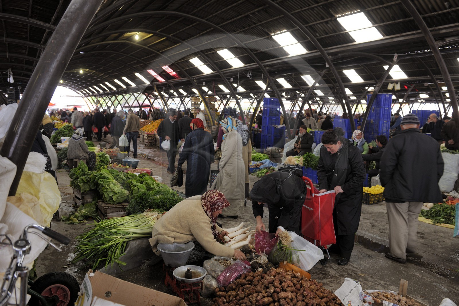 Turquie, Anatolie Centrale, province de Nevsehir, Cappadoce classée Patrimoine Mondial de l'UNESCO, marché d' Avanos