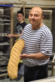 France, Alpes-Maritimes (06), Antibes, commune libre du Safranier, le boulanger Jean-Paul Veziano