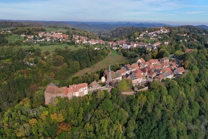 France, Bas-Rhin, Parc regional des Vosges du nord (Northern Vosges Regional Natural Park), La Petite Pierre, the castle of Lutzelstein at the tip of the old village (aerial view)